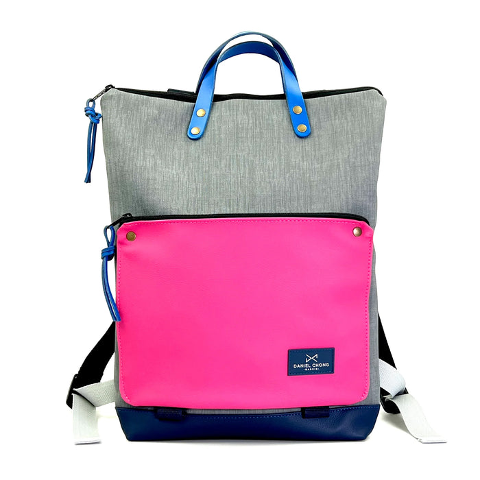 Mochila Book Holder Impermeable con bolsillo extra Daniel Chong - Gris con bolsillo fucsia