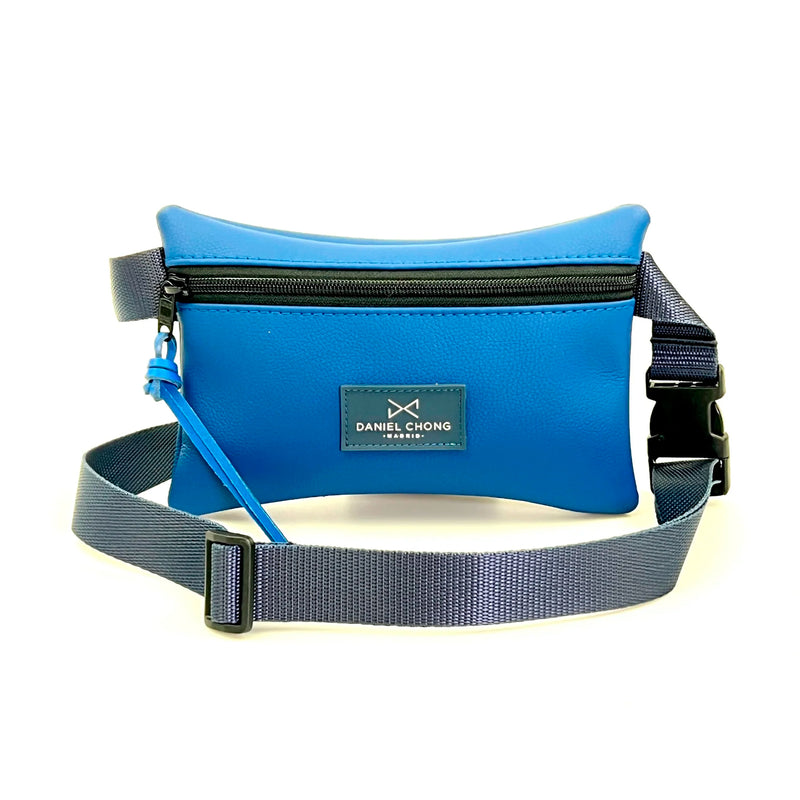Riñonera Impermeable Daniel Chong - Azul con correa gris y detalle azul