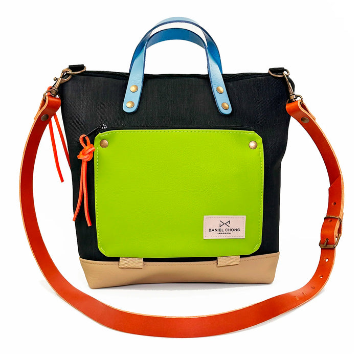 Bandolera Book Holder Cuadrada Impermeable con bolsillo extra Daniel Chong - Negro con bolsillo verde