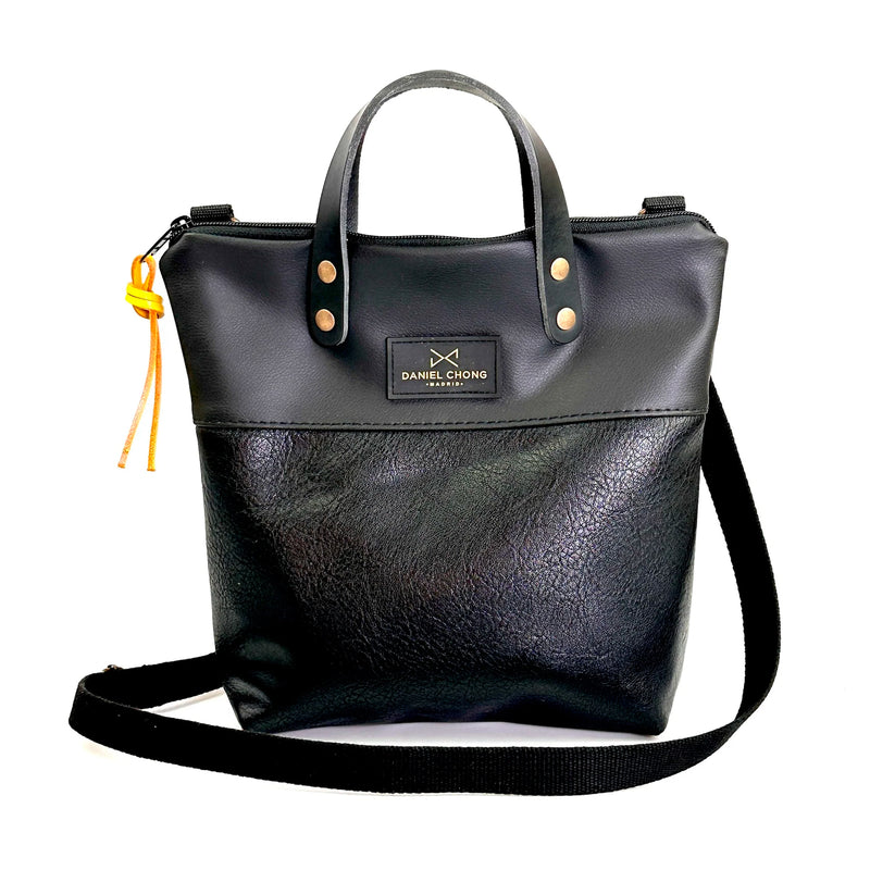 Bandolera mini Brunello impermeable con asas Daniel Chong - Asas negro cuerpo negro