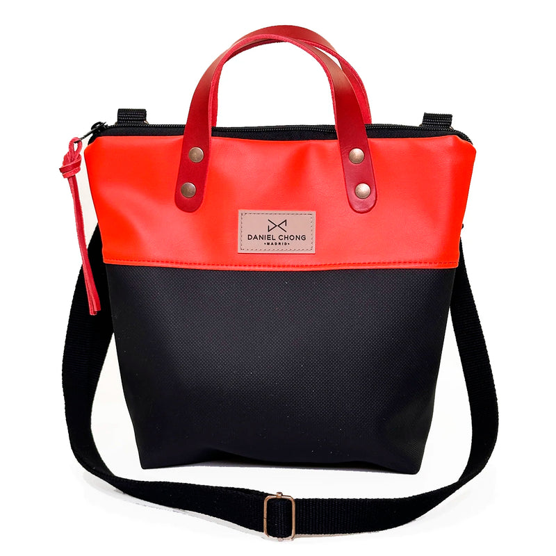 Bandolera mini impermeable con asas Daniel Chong - Asas rojo cuerpo rojo y negro
