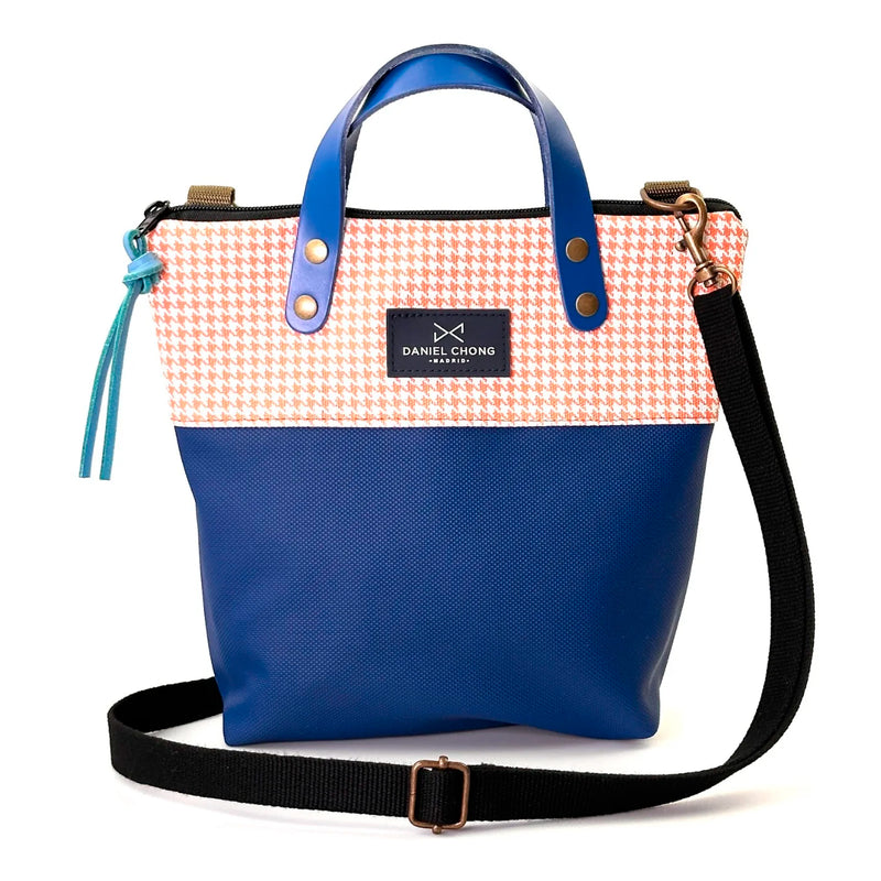 Bandolera mini impermeable con asas Daniel Chong - Asas azul cuerpo pata de gallo y azul