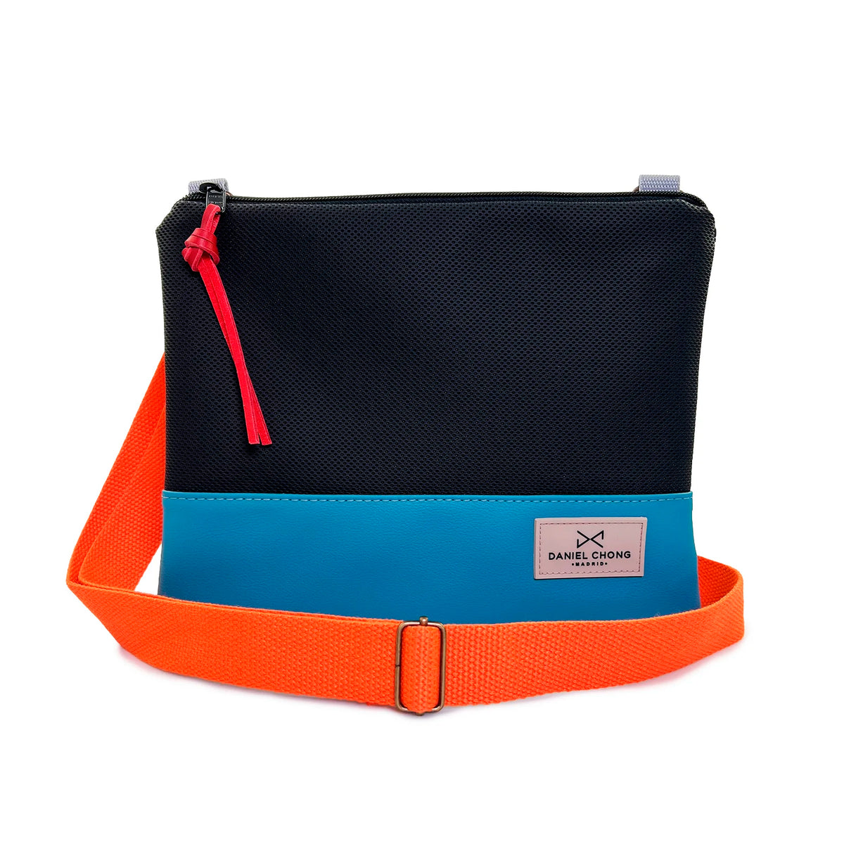 Bandolera mini cuadrada impermeable Daniel Chong - Negro con base azul