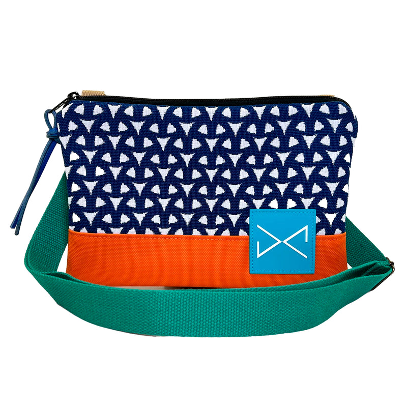 Bandolera mini Loneta Daniel Chong - Azul y blanco con base naranja