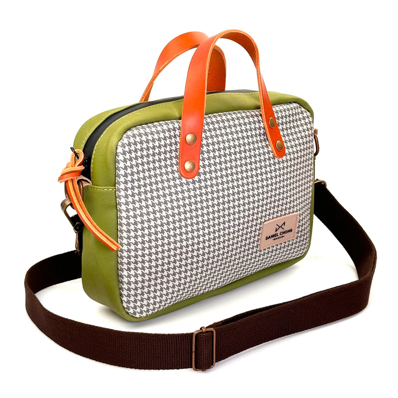Bandolera Urban Box con asas impermeable Daniel Chong - Pata de gallo y verde