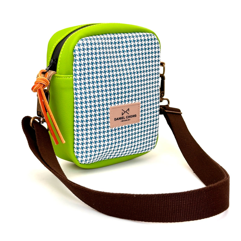 Bandolera Urban Box Mini impermeable Daniel Chong - Pata de gallo y verde
