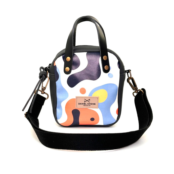 Bandolera Urban Box Mini con asas impermeable Daniel Chong - Abstract y negro