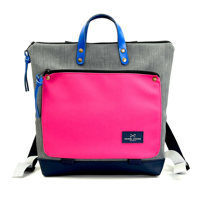 Mochila Book Holder Cuadrada Impermeable con bolsillo extra Daniel Chong - Gris con bolsillo fucsia