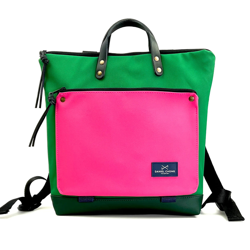 Mochila Book Holder Cuadrada Impermeable con bolsillo extra Daniel Chong - Verde con bolsillo fucsia