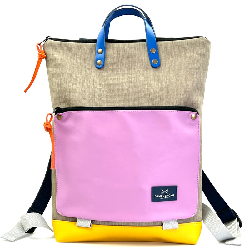 Mochila Book Holder Impermeable con bolsillo extra Daniel Chong - Gris con bolsillo rosa