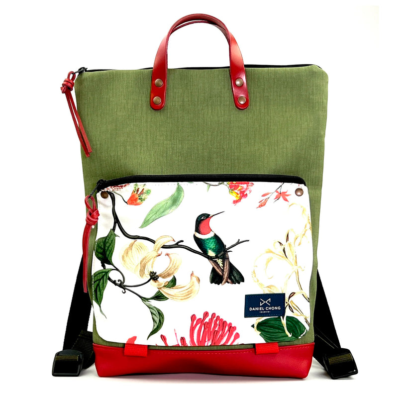 Mochila Book Holder Impermeable con bolsillo extra Daniel Chong - Verde con bolsillo ilustrado colibrí