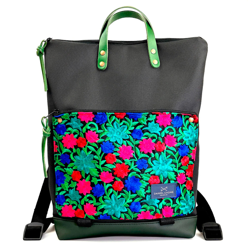 Mochila Book Holder Impermeable con bolsillo extra Daniel Chong - Negro con bolsillo flores