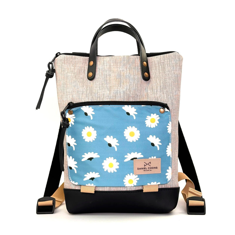 Mochila Mini Book Holder Impermeable con bolsillo extra Daniel Chong - Gris con bolsillo margaritas