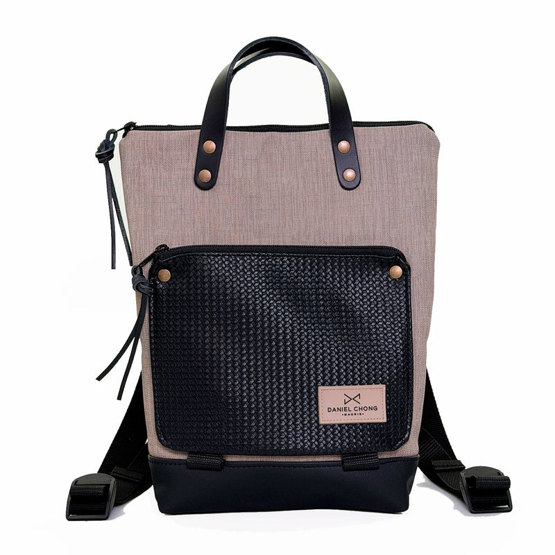 Mochila Mini Book Holder Impermeable con bolsillo extra Daniel Chong - Gris con bolsillo negro