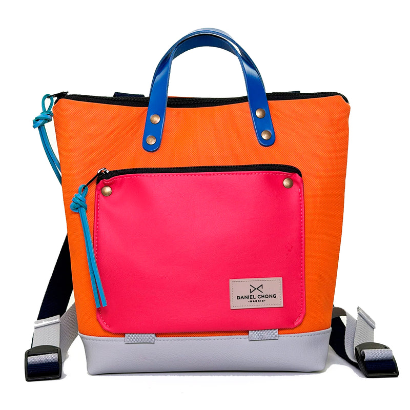 Mochila Mini Book Holder Cuadrada Impermeable con bolsillo extra Daniel Chong - Naranja con bolsillo fucsia