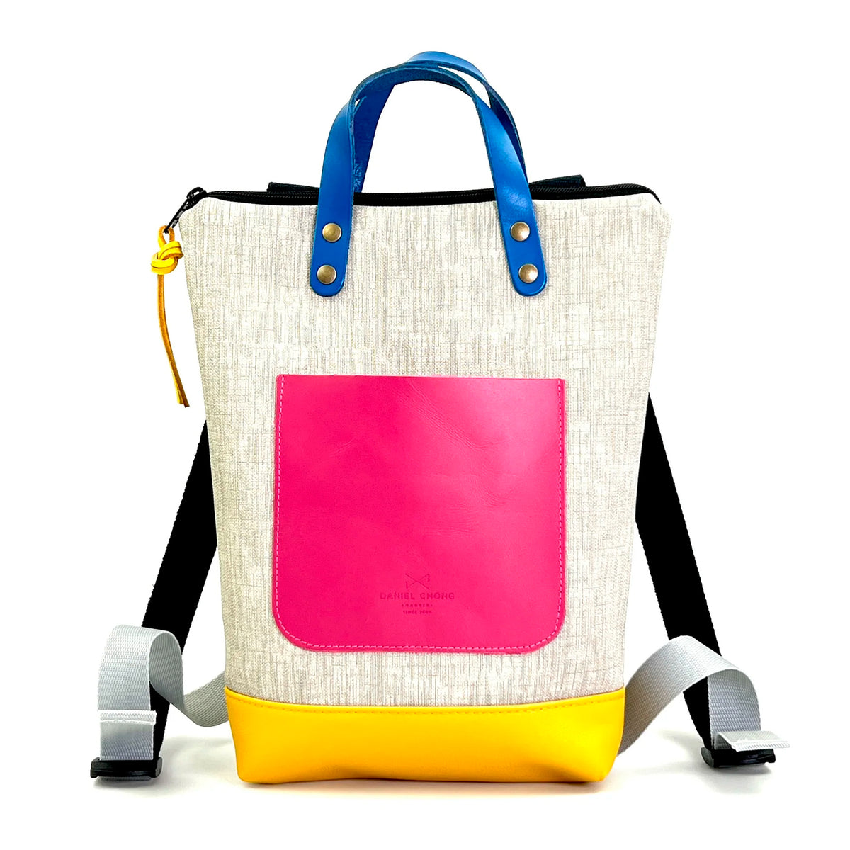 Mochila Mini Impermeable con bolsillo extra Daniel Chong - Gris con bolsillo fucsia