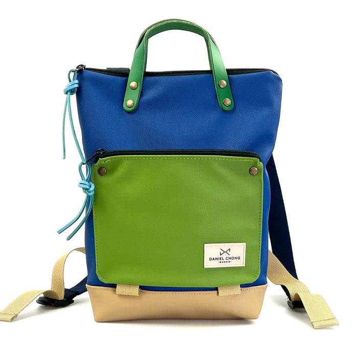 Mochila Mini Book Holder Impermeable con bolsillo extra Daniel Chong - Azul con bolsillo verde