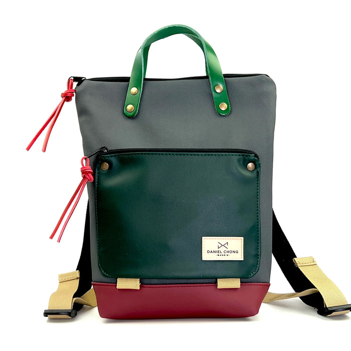 Mochila Mini Book Holder Impermeable con bolsillo extra Daniel Chong - Gris con bolsillo verde