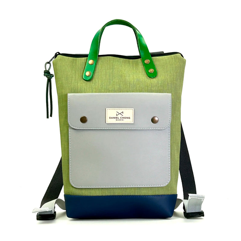 Mochila Mini Solapa con bolsillo extra Daniel Chong - Verde con bolsillo gris