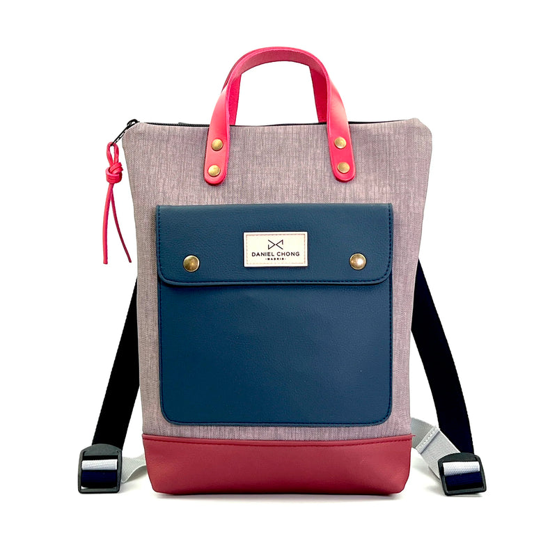 Mochila Mini Solapa con bolsillo extra Daniel Chong - Gris con bolsillo azul