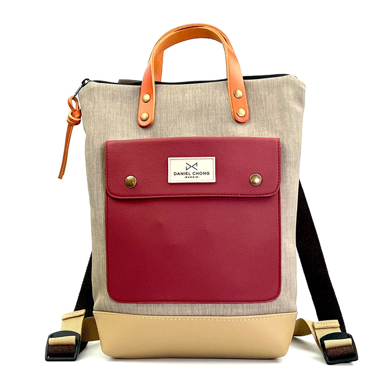 Mochila Mini Solapa con bolsillo extra Daniel Chong - Gris con bolsillo granate