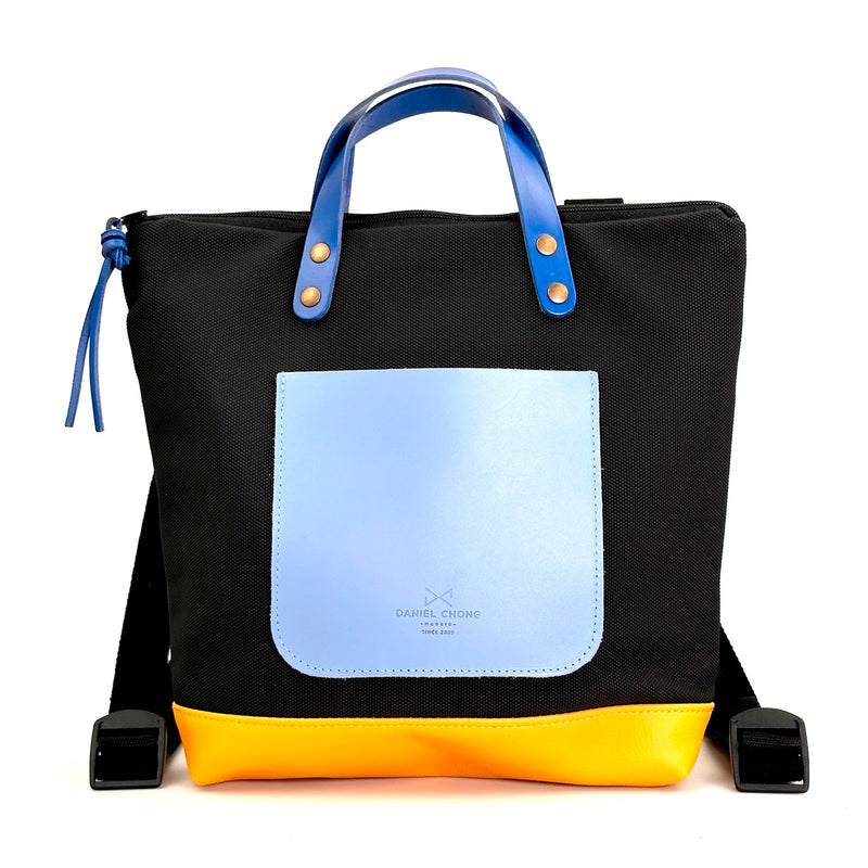 Mochila Mini Cuadrada Impermeable con bolsillo extra Daniel Chong - Negro con bolsillo azul