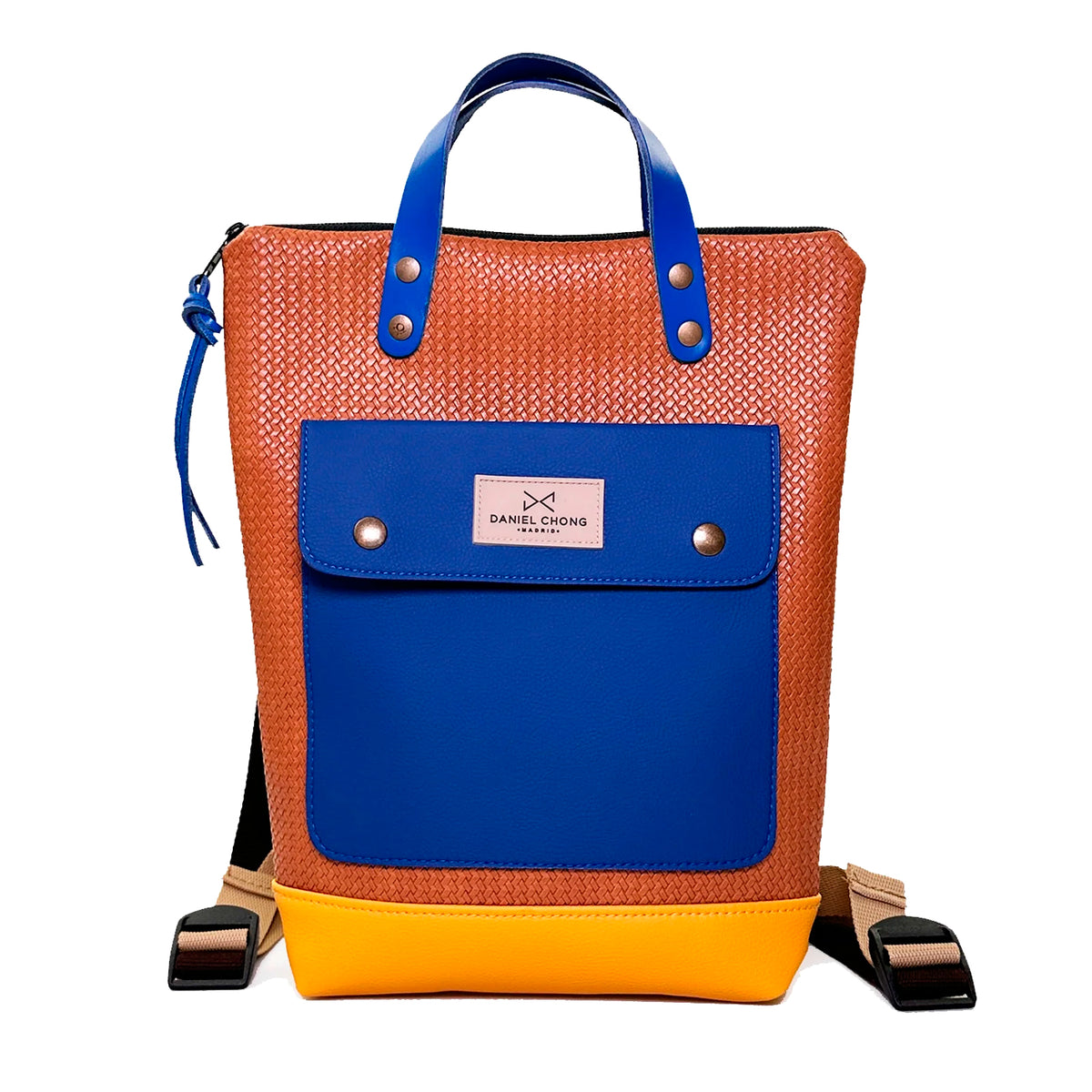 Mochila Mini Solapa con bolsillo extra Daniel Chong - Marrón con bolsillo azul