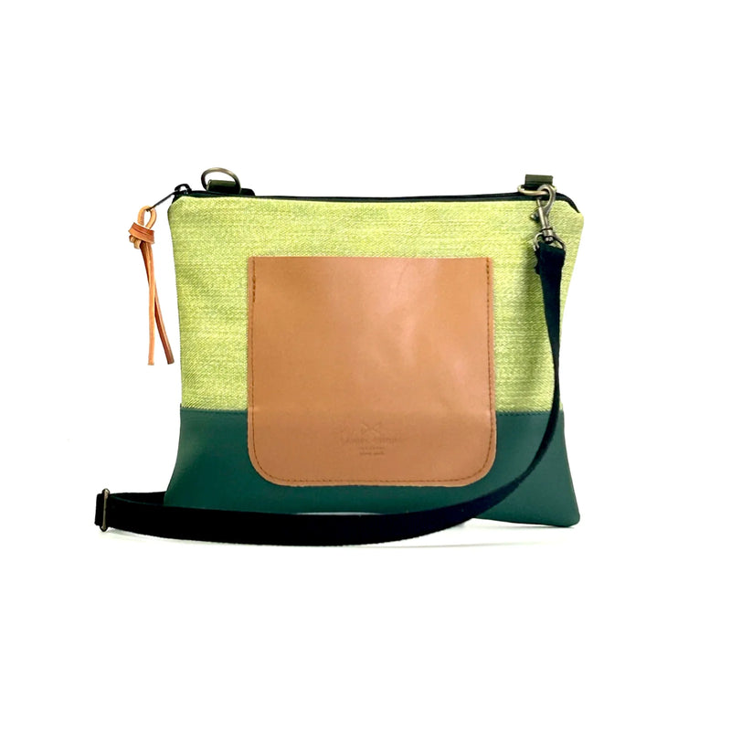Bandolera mini impermeable con bolsillo Daniel Chong - Verde con bolsillo marrón