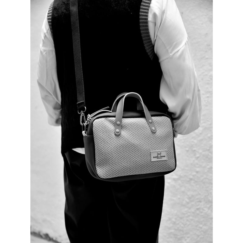 Bandolera Urban Box con asas impermeable Daniel Chong - Abstract y negro
