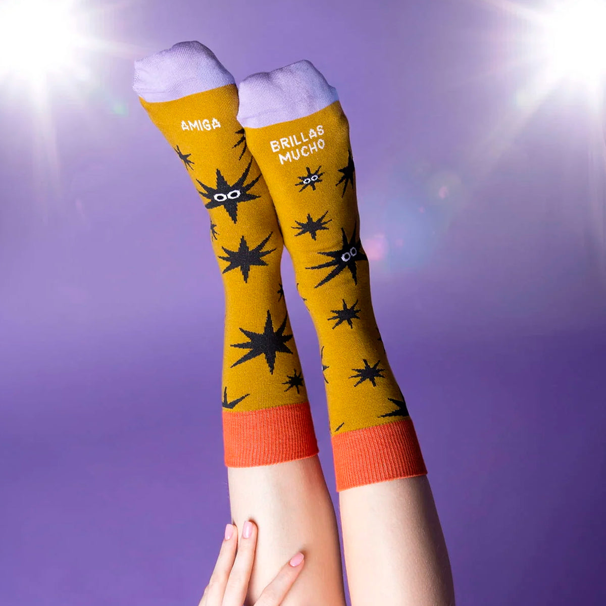 Calcetines UO - "Amiga, brillas mucho" ✨