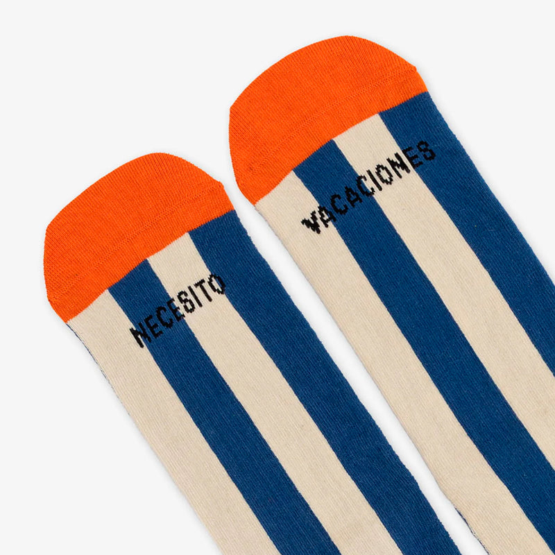 Calcetines UO - "Necesito Vacaciones" 🌞😎