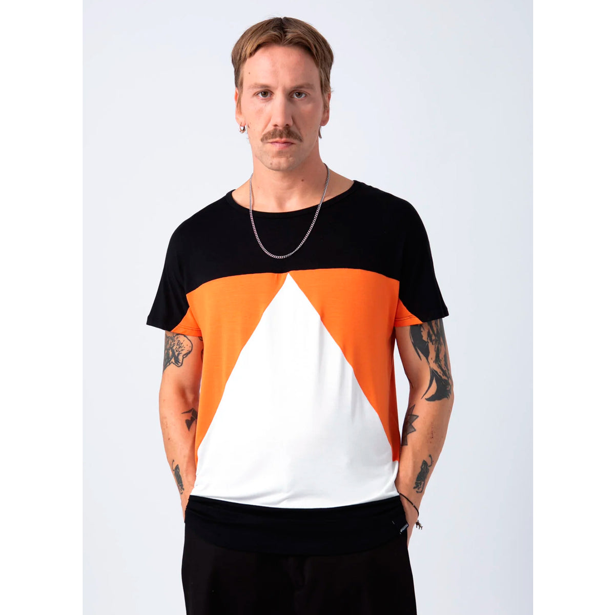 Camiseta Pitagora - Aequilaterus Negro Naranja