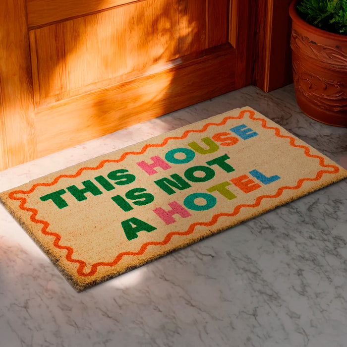 Felpudo Fisura - "This House is not a Hotel"