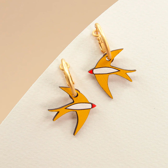 Pendientes de aro Materia Rica - Honey Yellow Swallow