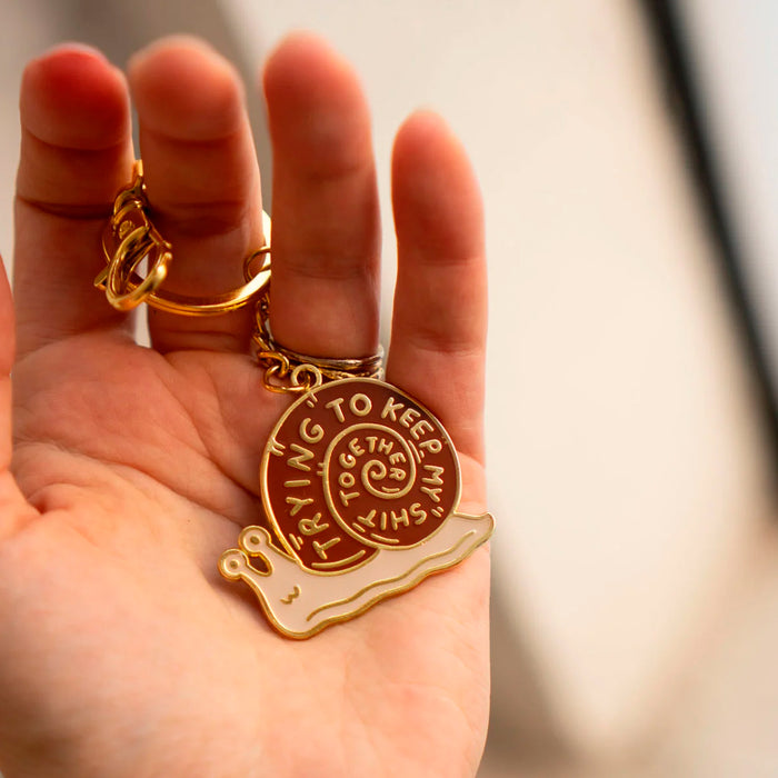 Llavero - Trying to Keep my Shit Together 🐌