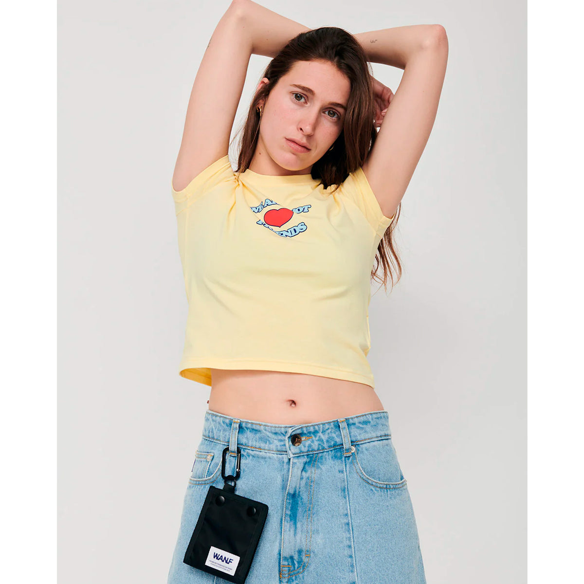 Camiseta Crop We Are Not Friends - Love Sunny