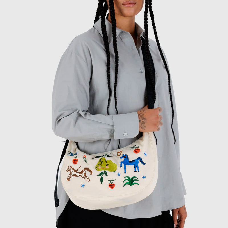 Bolso media luna Baggu - Embroidered Painted Prairie
