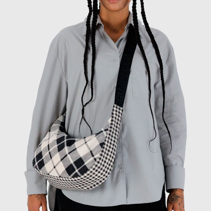 Bolso media luna Baggu - Mixed Plaid