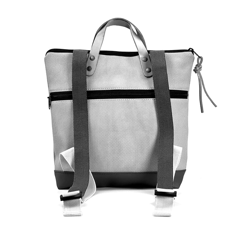 Mochila Mini Book Holder Cuadrada Impermeable con bolsillo extra Daniel Chong - Gris con bolsillo verde