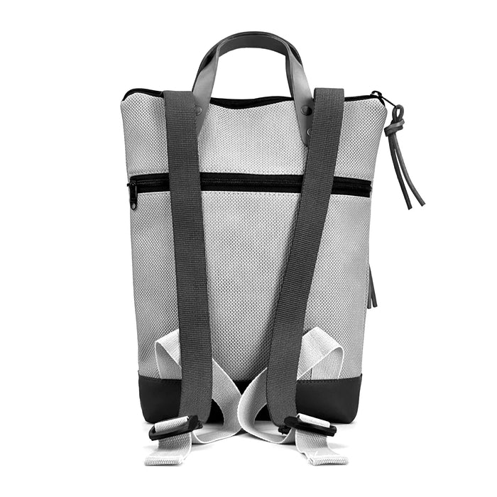 Mochila Mini Book Holder Impermeable con bolsillo extra Daniel Chong - Gris con bolsillo marrón