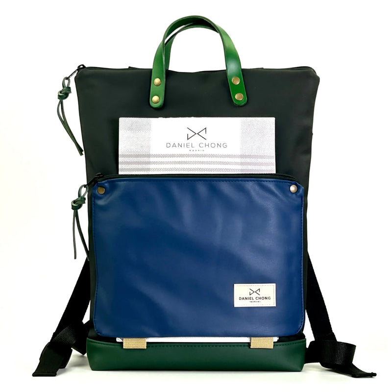 Mochila Book Holder Impermeable con bolsillo extra Daniel Chong - Negra con bolsillo azul