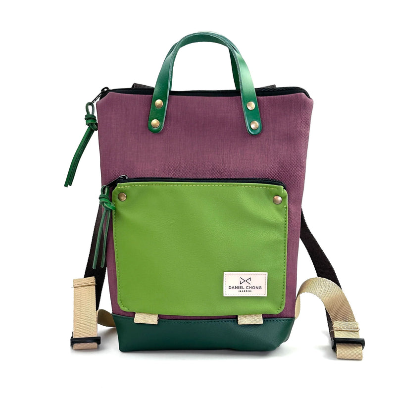 Mochila Mini Book Holder Impermeable con bolsillo extra Daniel Chong - Color vino con bolsillo verde