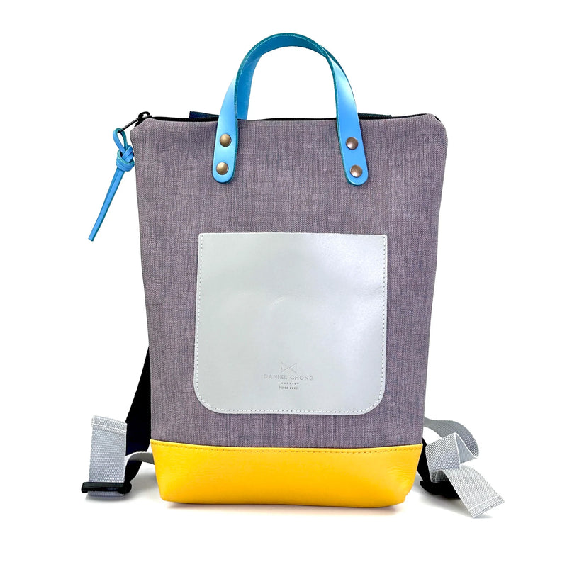 Mochila Mini Impermeable con bolsillo extra Daniel Chong - Gris con bolsillo gris