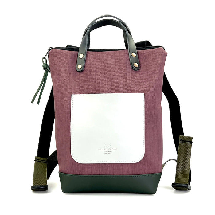 Mochila Mini Impermeable con bolsillo extra Daniel Chong - Color vino con bolsillo gris
