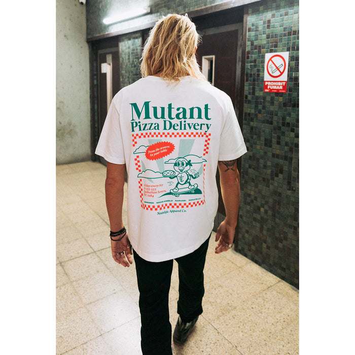Camiseta Nostalgic Apparel - "Mutant Pizza Delivery" 🐢