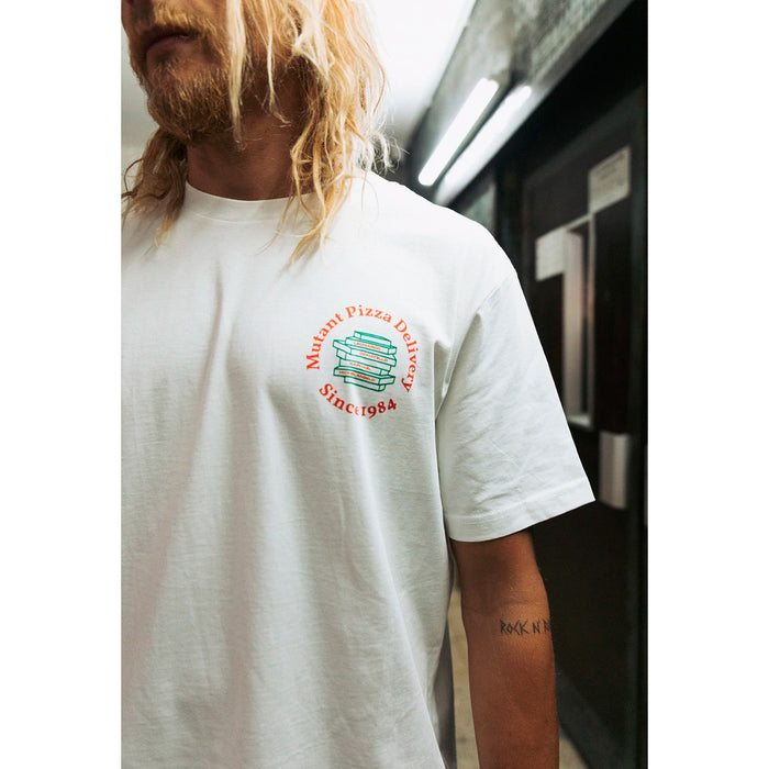 Camiseta Nostalgic Apparel - "Mutant Pizza Delivery" 🐢