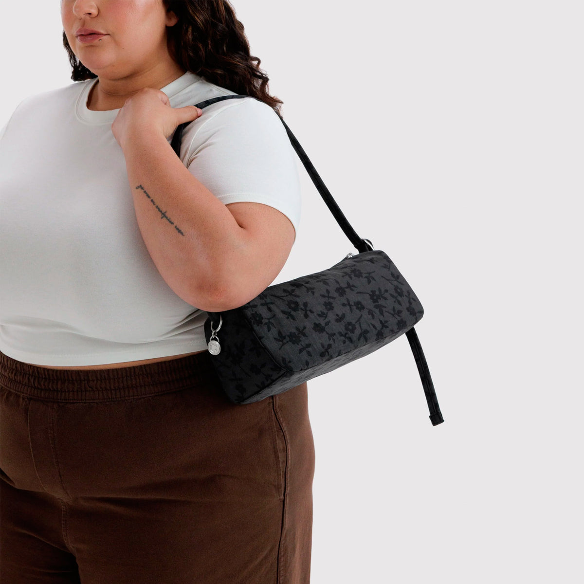 Bolso Loaf Baggu - Charcoal Ditsy Floral