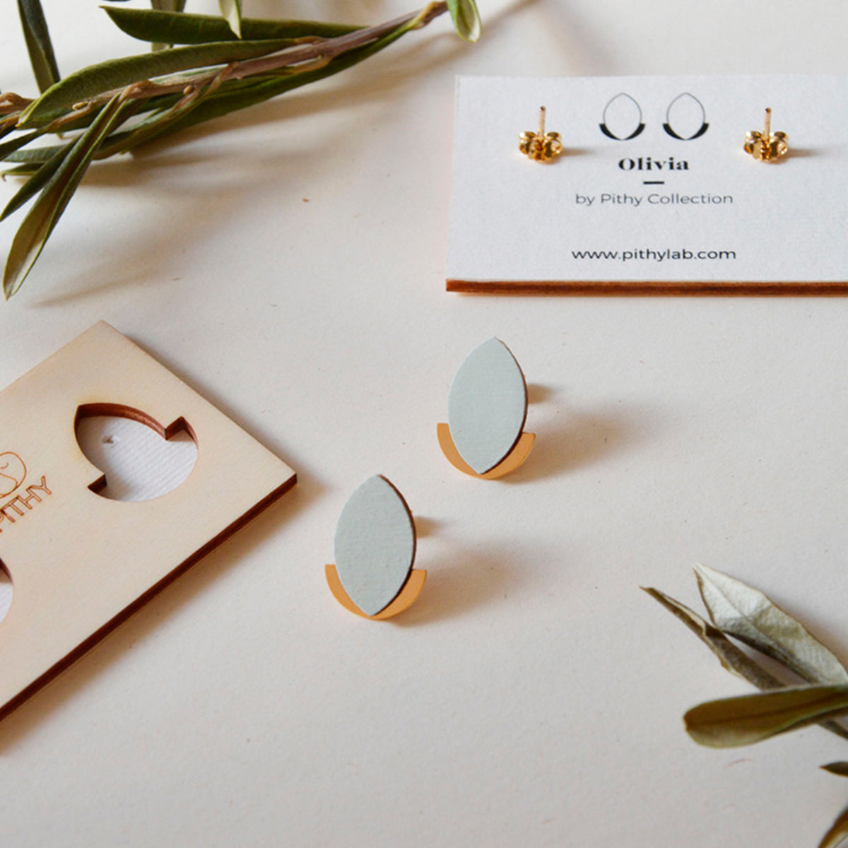 Pendientes - Stud Light blue green