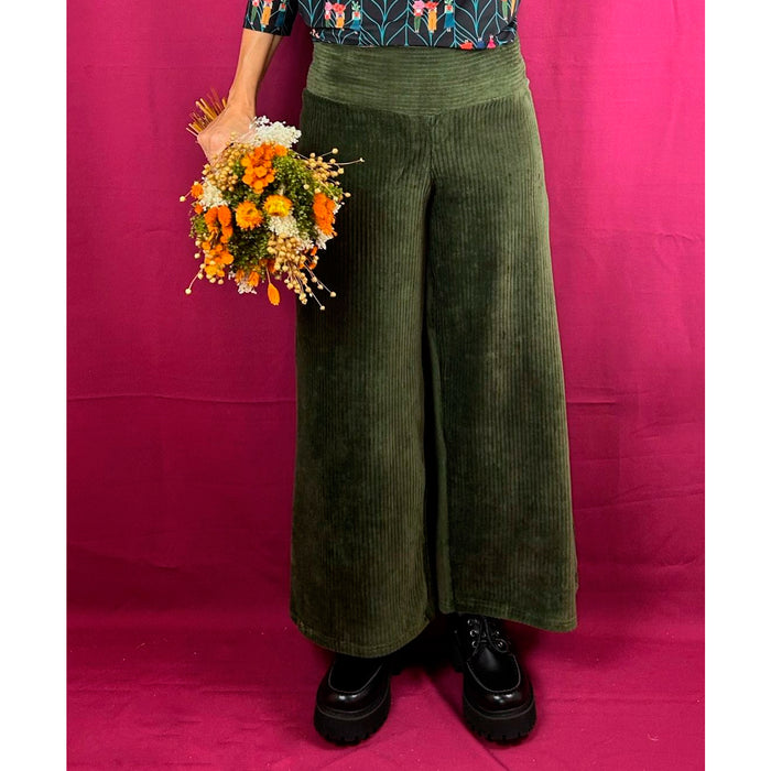 Pantalón La Compiano - Trama Pana Verde