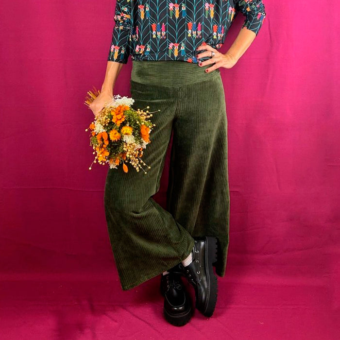 Pantalón La Compiano - Trama Pana Verde